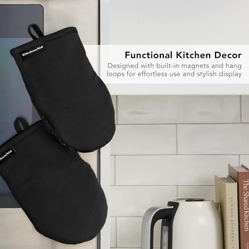 KITCHENAID Gourmet Series Gridlines Mini Oven Mitts 2-Pack Set, Heat Resistant up to 600¡ÆF, Soft Silicone Grip, Magnetic Cuff, Matte Black, 5.5"x9"