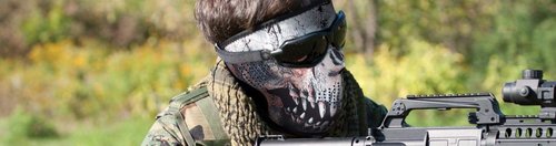 Crosman 80009 Predator Protection Set With Military Style Airsoft Goggles And Reversible Neoprene Half-Mask