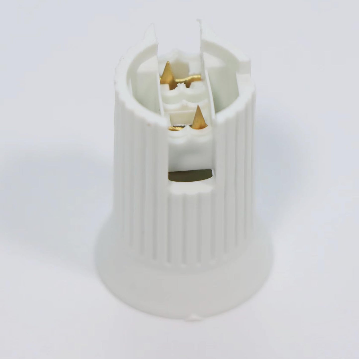 Encoidoz 25PCS C7 E12 Replacement Bulb Sockets & 1PC Vampire Plugs & 1 Wire Connector, C7 White Light Socket SPT-1 Christmas String Light Replacement Lamp Holder(E12, White, SPT-1)