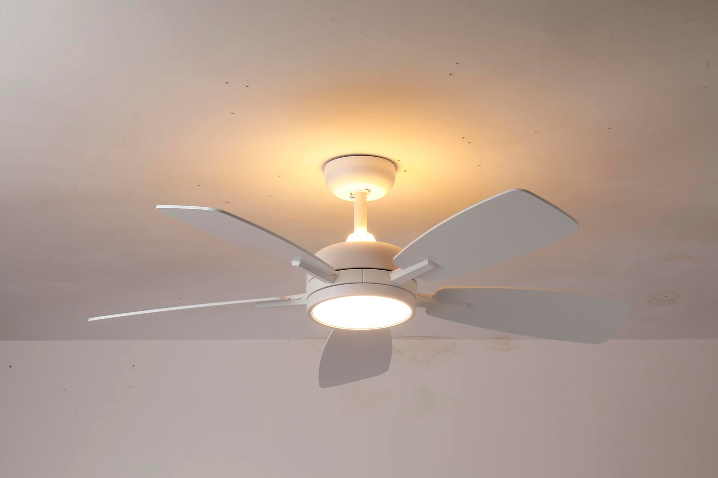 ocioc 46 Inch Ceiling Fan with Light, Large Air Volume Ceiling Fan with Night Light, Ultra Quiet Reversible DC Motor Dimmable with Remote (White)