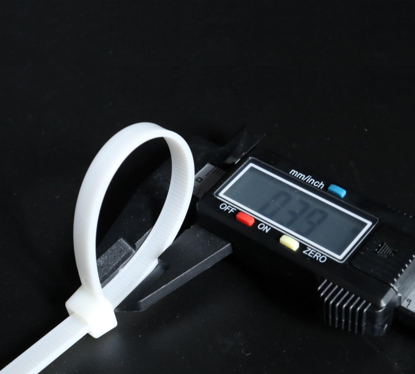 36 inch white heavy duty cable ties, UV-resistant, extra long nylon zip ties, 15 pieces, 200 lb tensile strength