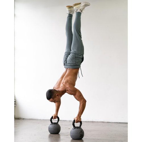 AEROMAT Elite Kettlebell Medicine Ball Blue 18 lbs