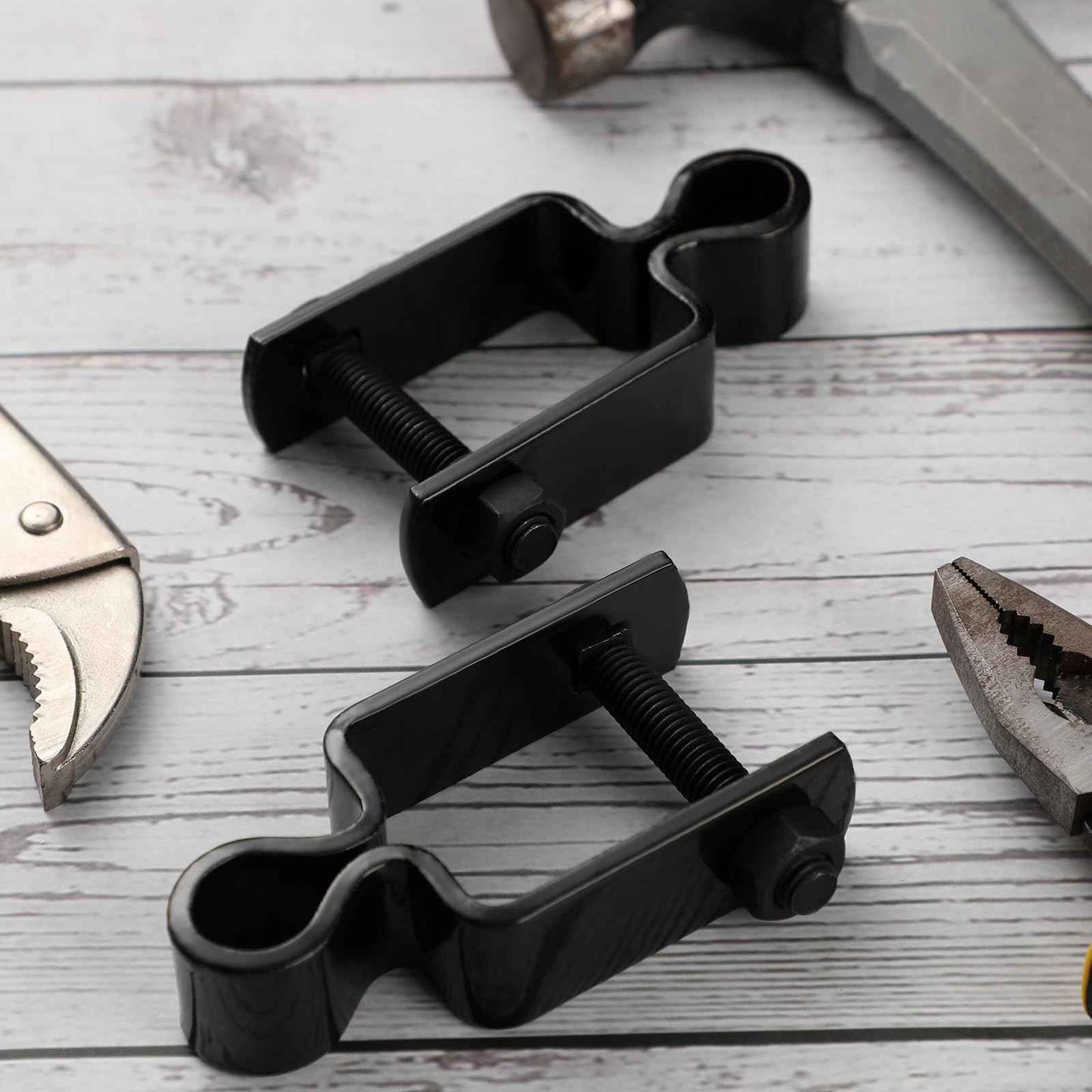 Dansydaisy 2 Pcs 1-1/2'' X 1-1/2'' Square Post Female Hinges 5/8'' Pintle Square Chain Link Fence Gate Post Galvanized Steel Hinge with Bolts and Nuts for Repairing and Replacing Fence Gate(Black)