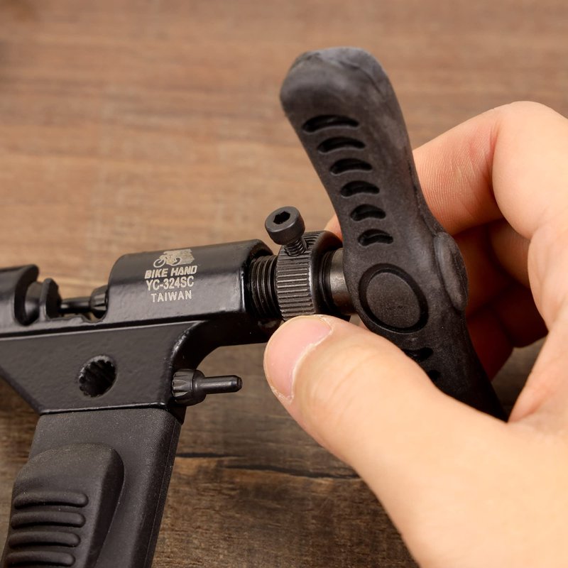 BikeHand Bike Bicycle Professional Chain Rivet Remover Breaker Tool with Spare Replaceable Driving Pin - Compatible with Shimano & Campagnolo - Single to 12 Speed and BMX Half Link
