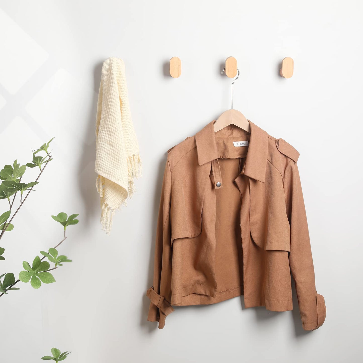 LIVESO Wood Wall Hooks, 2 Pack Modern Minimalist Wood Hooks Wall Mounted, Natural Wooden Wall Coat Hook Rack, Wooden pegs for Hanging Hat, Towel, Robe, Bag