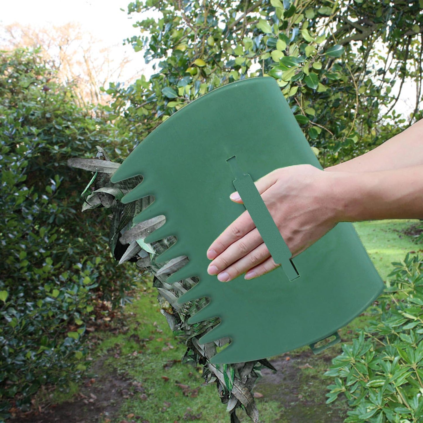 Ragyzity Leaf Scoop Leaves Grabber, 2pcs Handheld Hazelnut Leaf Scoop, Garden and Yard Leaf Scoops Hand Rakes, Plastic Garden Hand Rake Large Leaf Grabber Picking Up Yard Leaves, Grass Clippings