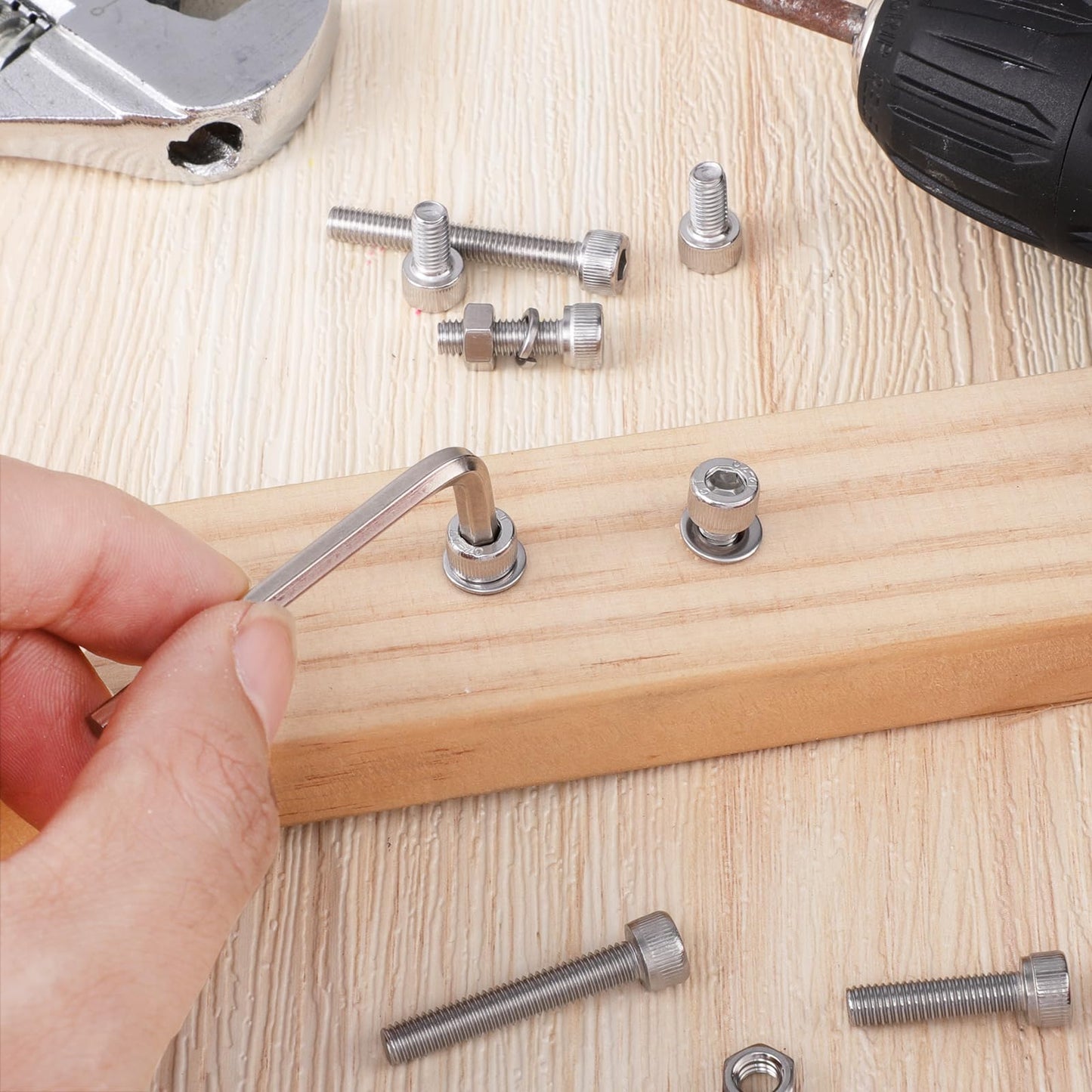 260 Pcs M5 Screws Assortment Kit, M5 Bolts Kit M5x 8/10/12/16/20/25/30/35mm, 304 Stainless Steel Hex Socket Head Screws Nuts Bolts and Washers Set