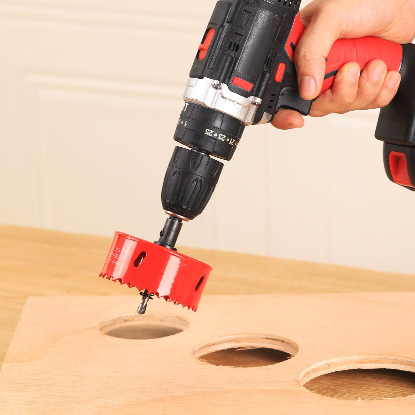 GARHWAL 3-1/8 inch Bi-Metal Hole Saw Drill Bit - Ideal for Circular Cuts in Wood, Plastic, and Sheet Metal - 1-3/16" Cutting Depth - Includes Arbor and Pilot Bit