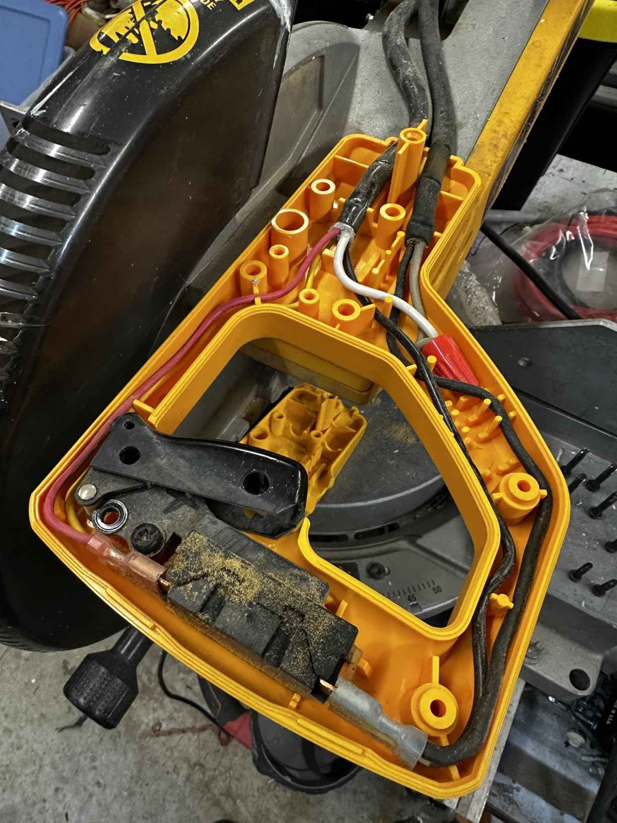 AOMUCH 394075-00 Miter Saw Clamshell Handle compatible DW706 Miter Saw Parts, Miter Saw Handle Clamshell Set