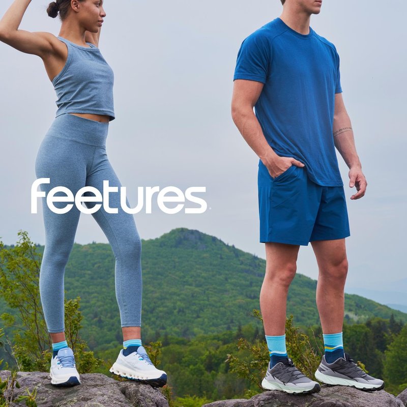 Feetures Trail Max Cushion Mini Quarter Sock - Hiking Socks for Men & Women - Mountain High Blue, Medium (1 Pair)