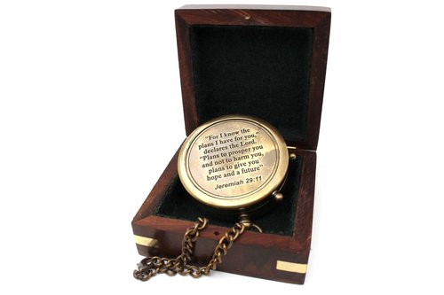 US HANDICRAFTS “for I Know The Plans I Have for You” Engraved Brass Compass – Jeremiah 29:11 Scripture Compass with Wooden Case – Christian Gift for Men, Boys, Baptism, Confirmation & Graduation