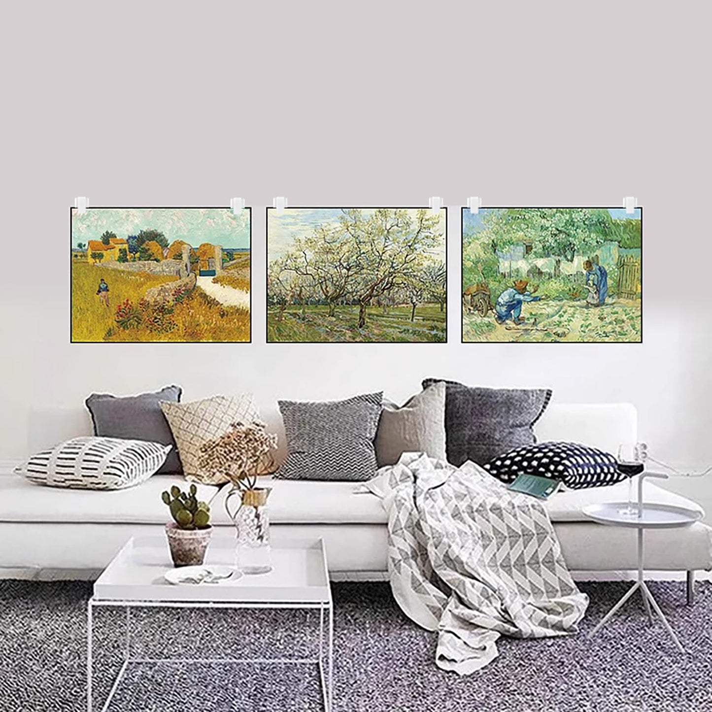 Klizdum Quilt Hangers for Wall Display, Tapestry Hangers, No Damage Adhesive Quilt Clips, Hooks for Hangings, Duty Plastic Wall Clips for Blankets, Rugs, and Tapestries (4 Pack, White)