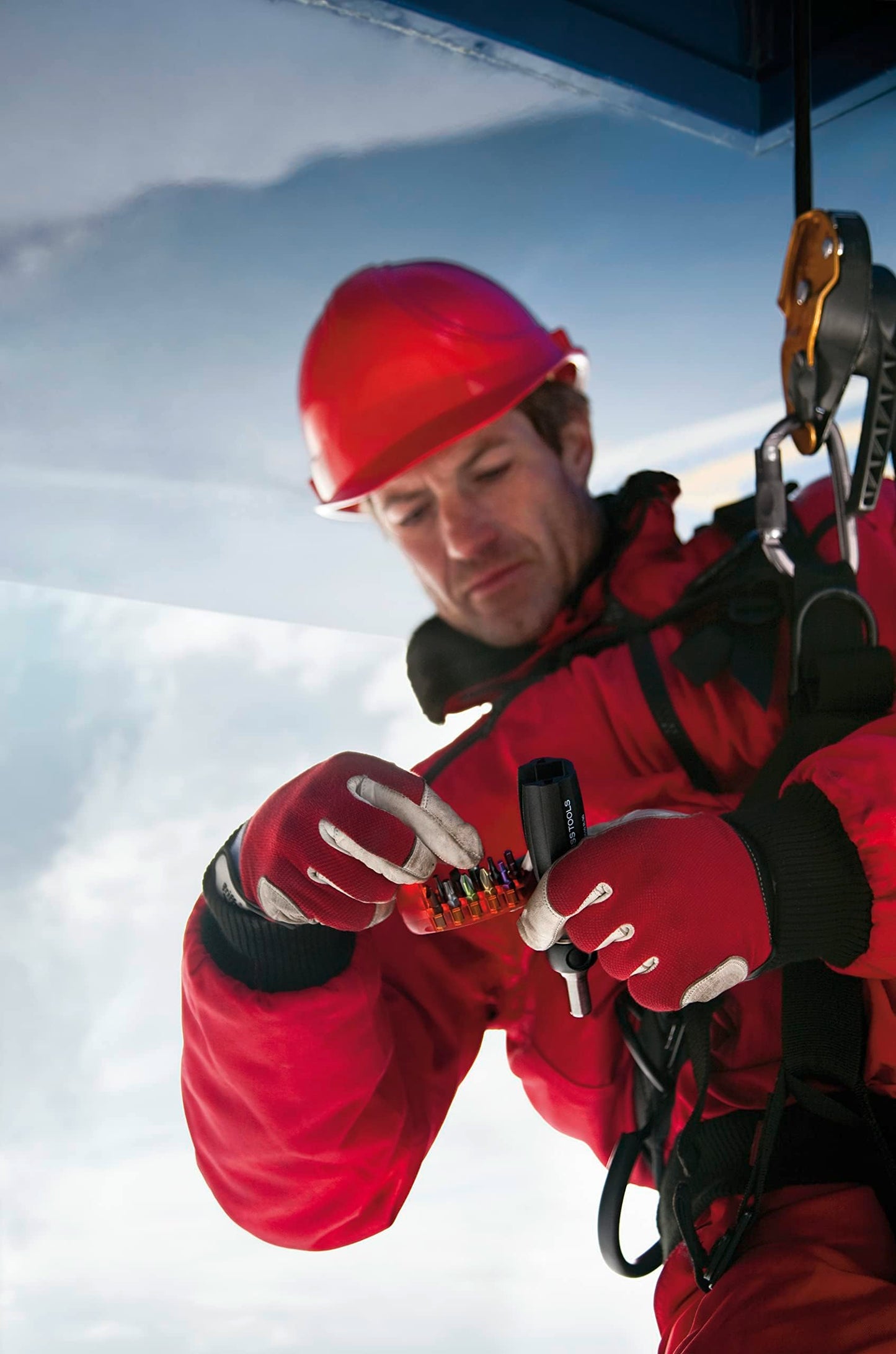 PB Swiss Tools Insider 3 - Ratcheting Universal 1/4" bit holder with 10 PrecisionBits in the handle