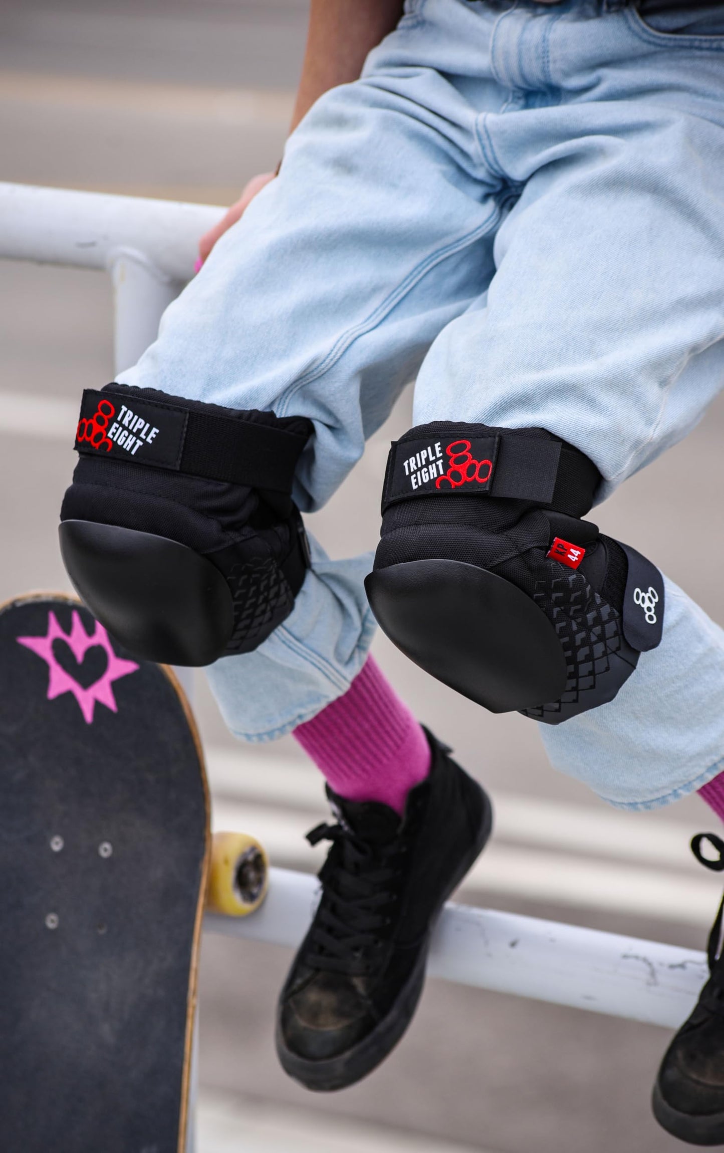 Triple Eight ExoSkin Knee Pads – Lightweight, Abrasion-Resistant Knee Protection for Mountain Biking, BMX, and Skateboarding