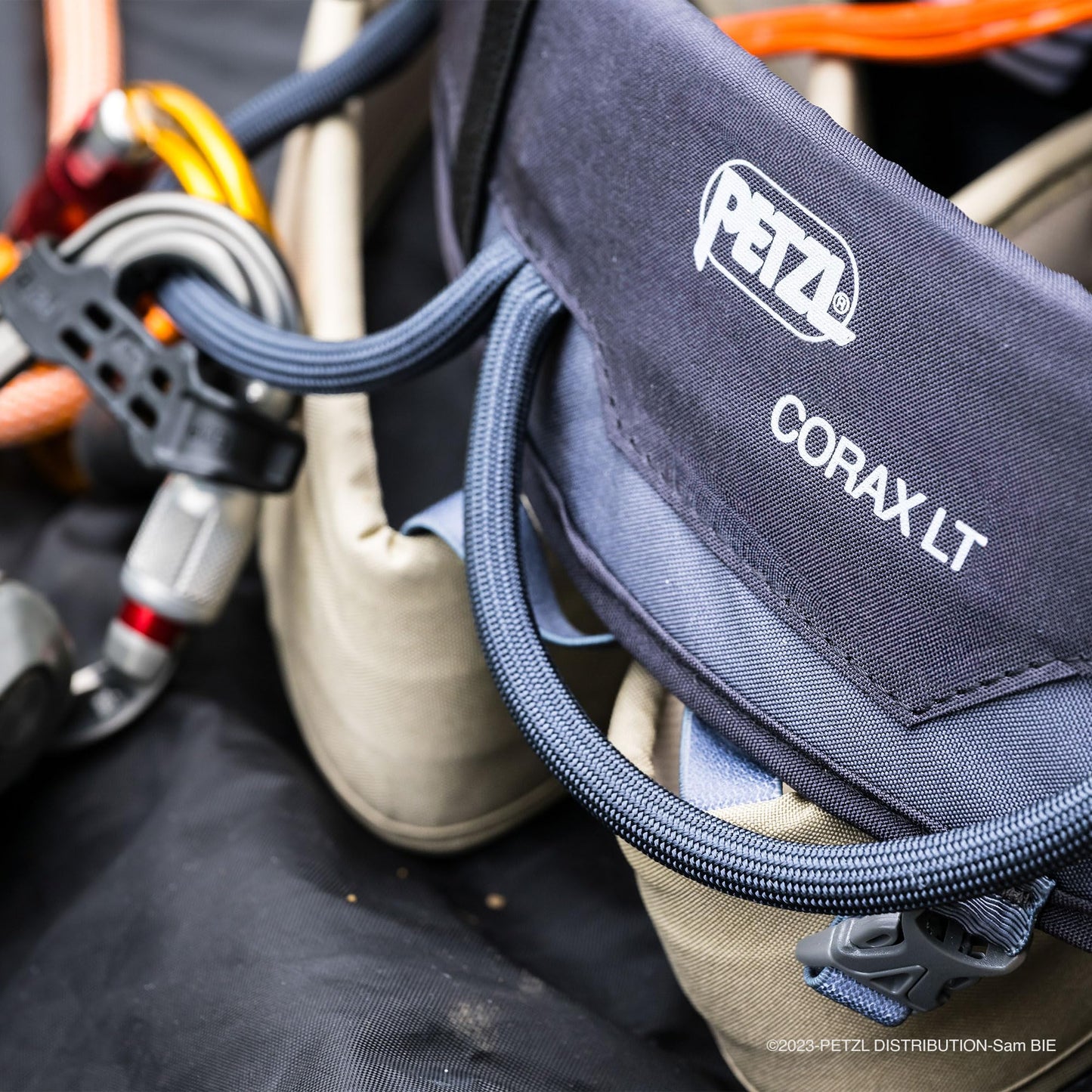 PETZL CORAX LT comfortable, durable harness for a variety of climbing objectives, XL, dark gray