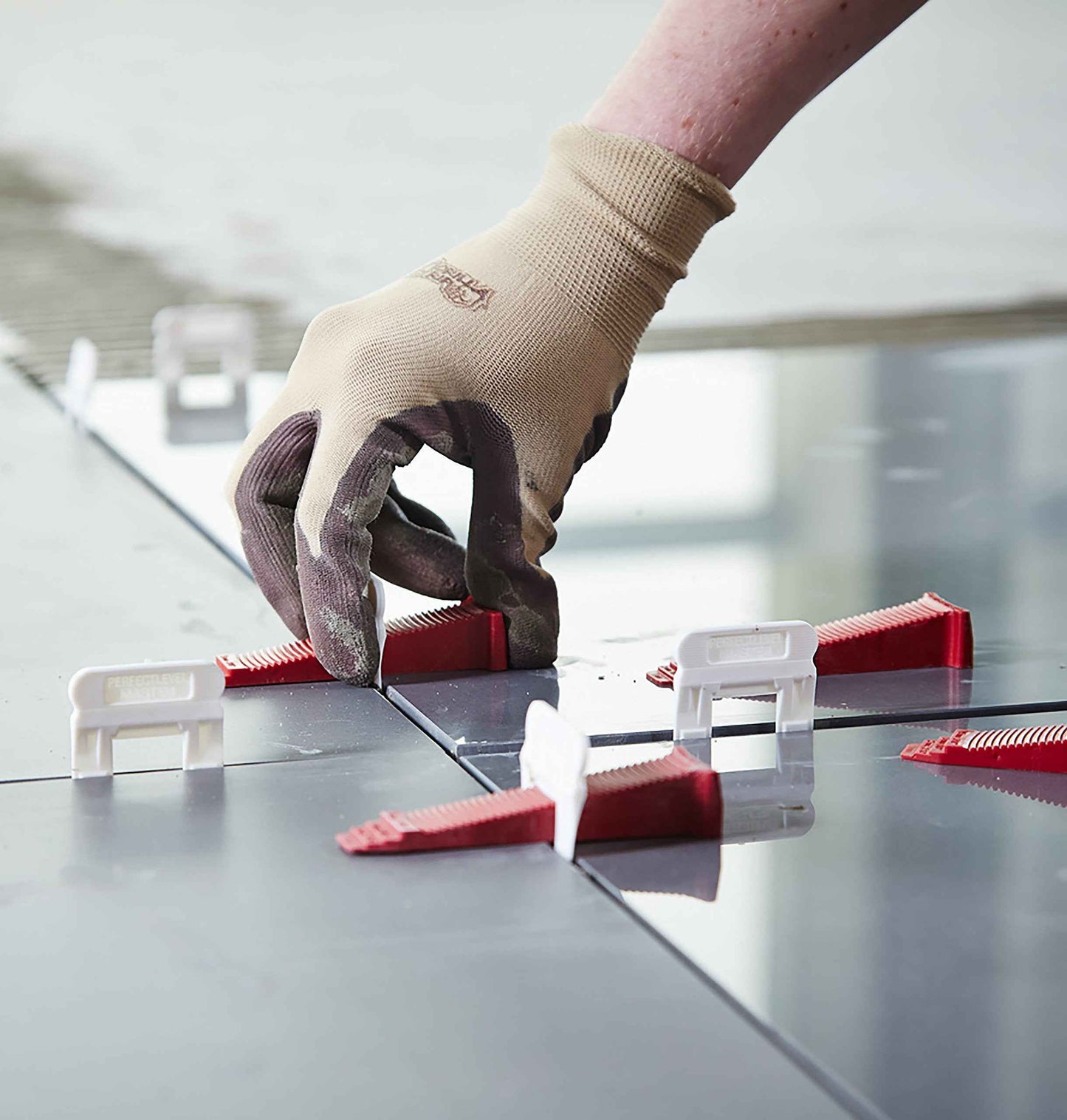 Perfect Level Master 300pcs T-Lock Tile Leveling System Wedges Kit