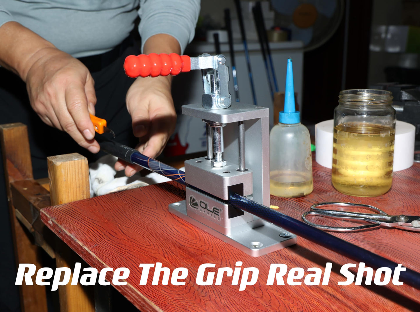 OLE ANDIGO Golf Club Regrip Vise Tool Professional Golf Club Gripping Station with Hook Blade Utility Knife,Quick Shaft Clamp,Golf Club Shaft Clamp Gripping Vise Tool for Domestic,Golfer