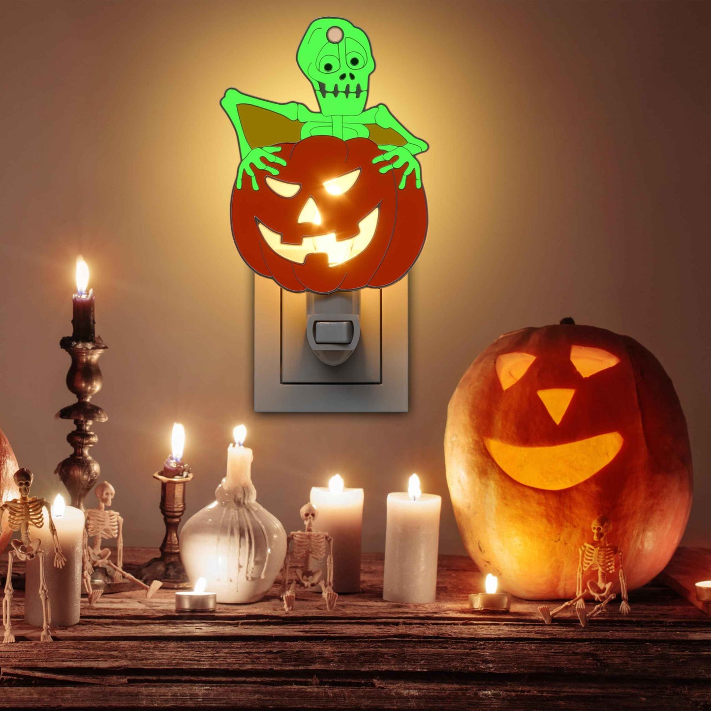 KUNDGLA Night Lights Plug into Wall,Halloween Skull Pumpkin 7W Plug in Night Light Dusk to Dawn 3000K Warm White Nightlight Switch-On/Off for Adult Kids Room Bathroom Hallway Kitchen Home Party Decor