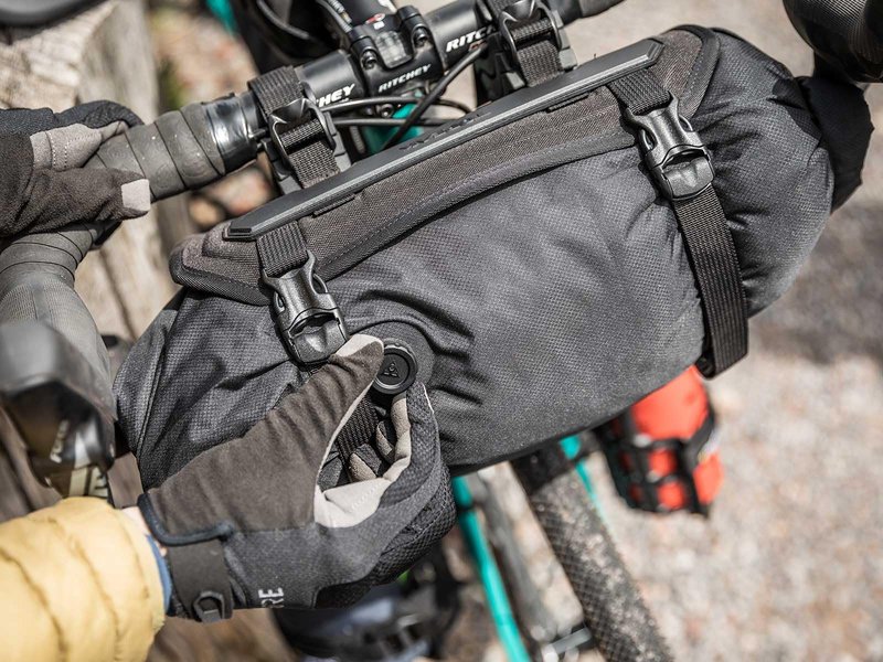 Topeak FrontLoader Bike Bag (Black) – 8L Waterproof Handlebar Bag for Bikepacking, Includes Removable Dry Bag, Quick-Release Mounts & Air Release Valve