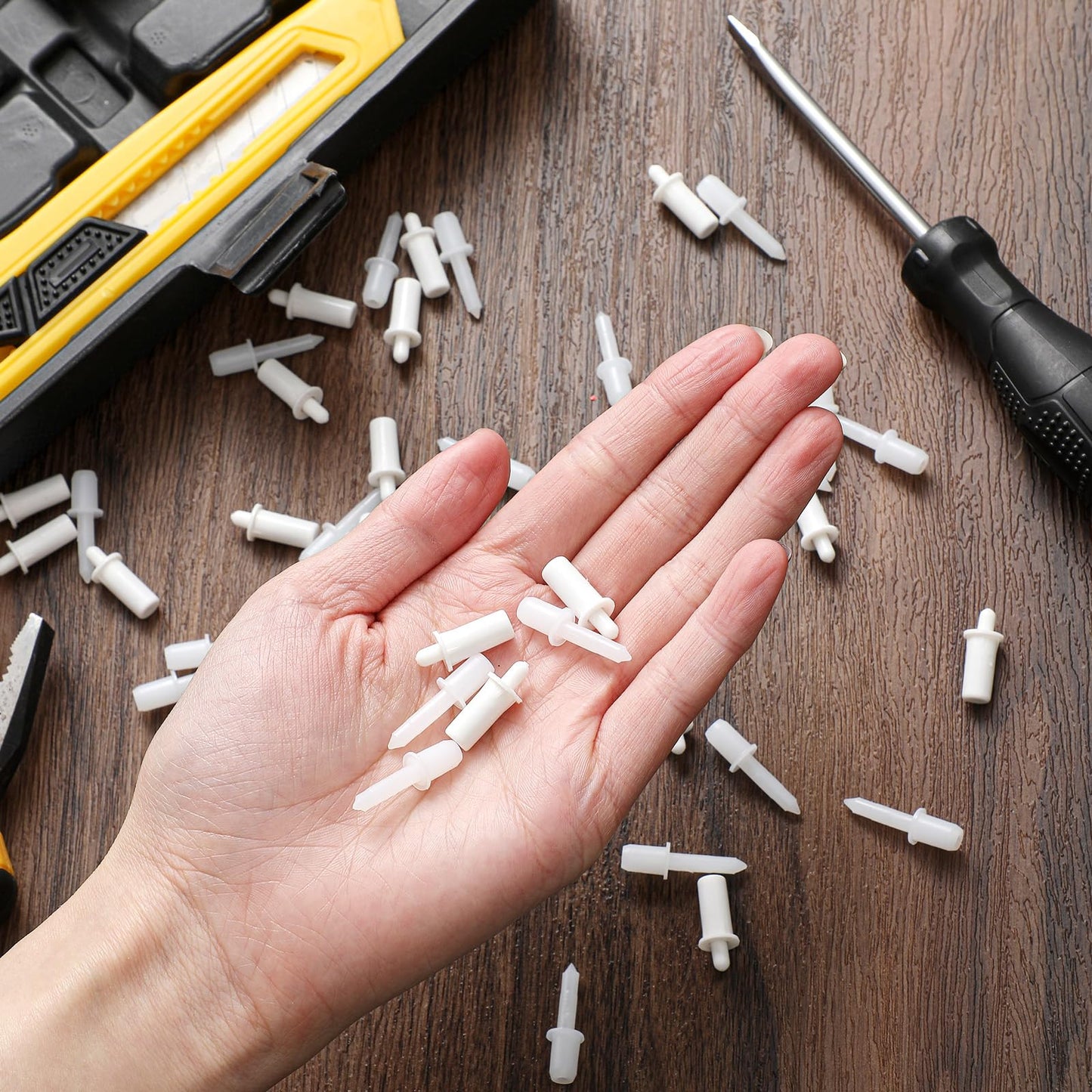 Maitys 40 Pieces Shutter Repair Pins, Plantation Shutter Fasteners Spring Loaded Replacement Repair Pins for Windows, Cabinet, Movable Blade, Blind Slats, White(Two Size)