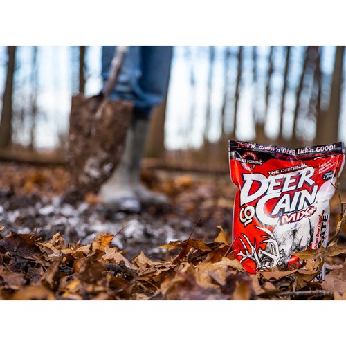Evolved HABITATS Deer Co-Cane Powder Mix 6.5 lb Deer Mineral Attractant - Fast & Easy to Use All Year-Round Concentrated Mineral Lick Food Supplement for Deer