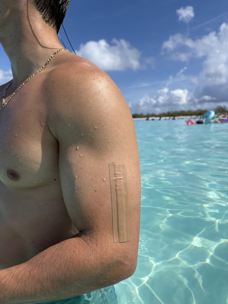 𝐂𝐮𝐭𝟐𝐅𝐢𝐭 𝐀𝐝𝐡𝐞𝐬𝐢𝐯𝐞 𝐁𝐚𝐧𝐝𝐚𝐠𝐞𝐬 - Flexible Fabric Bandage for Wound Care and First Aid, Long Lasting & Breathable - Custom Size for Minor Cuts and Scrapes, 1 Meter Long (Small)