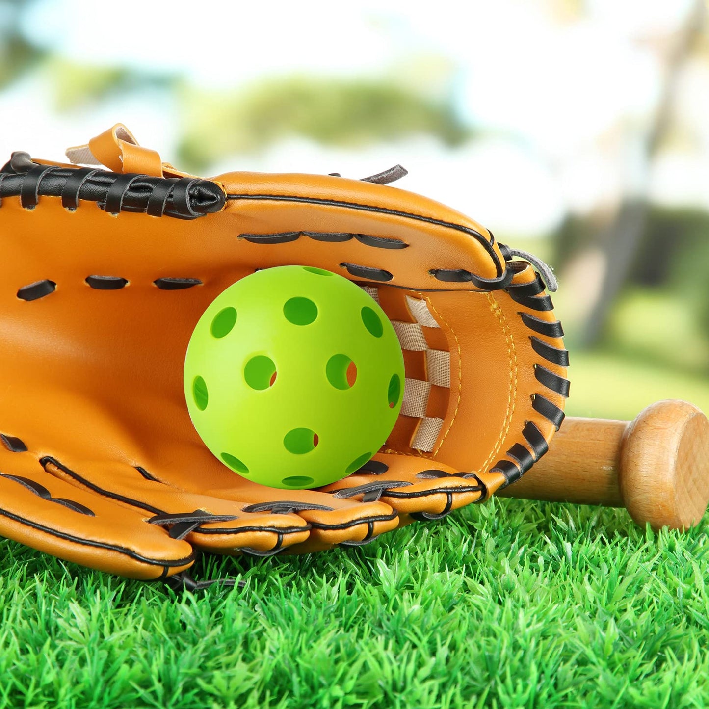 Coopay 12 Pack Baseball Practice Balls Plastic Training Balls Lightweight Hollow Softballs with a Drawstring Bag for Hitting, Baseball Training Indoor Outdoor Use (Green)