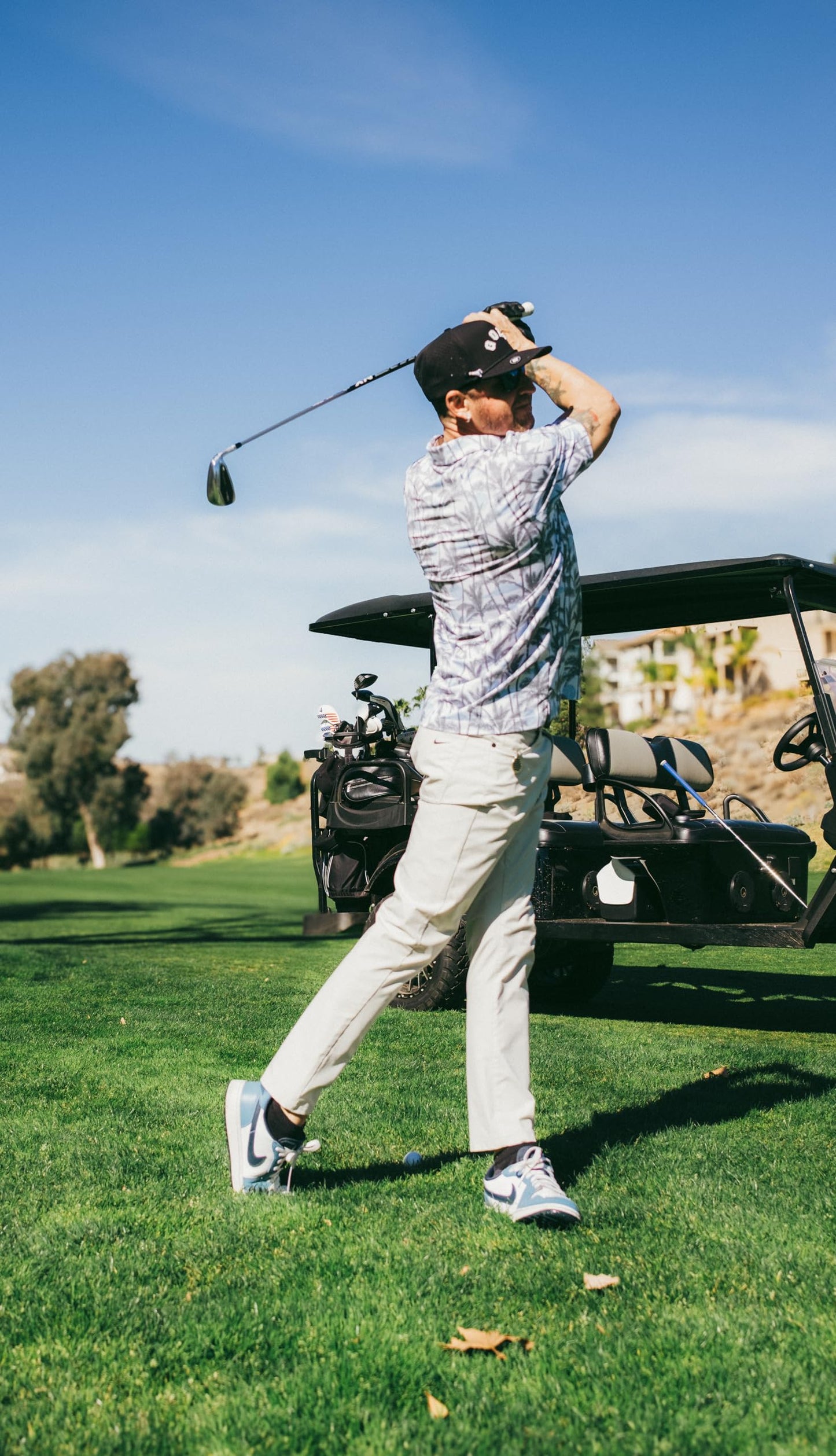 BRIMZ Golf Performance Hat - Tee Holder & Magnetic Brim - Breathable Sweat & Water Resistant Golfing Snapback Cap (Golf - Black)