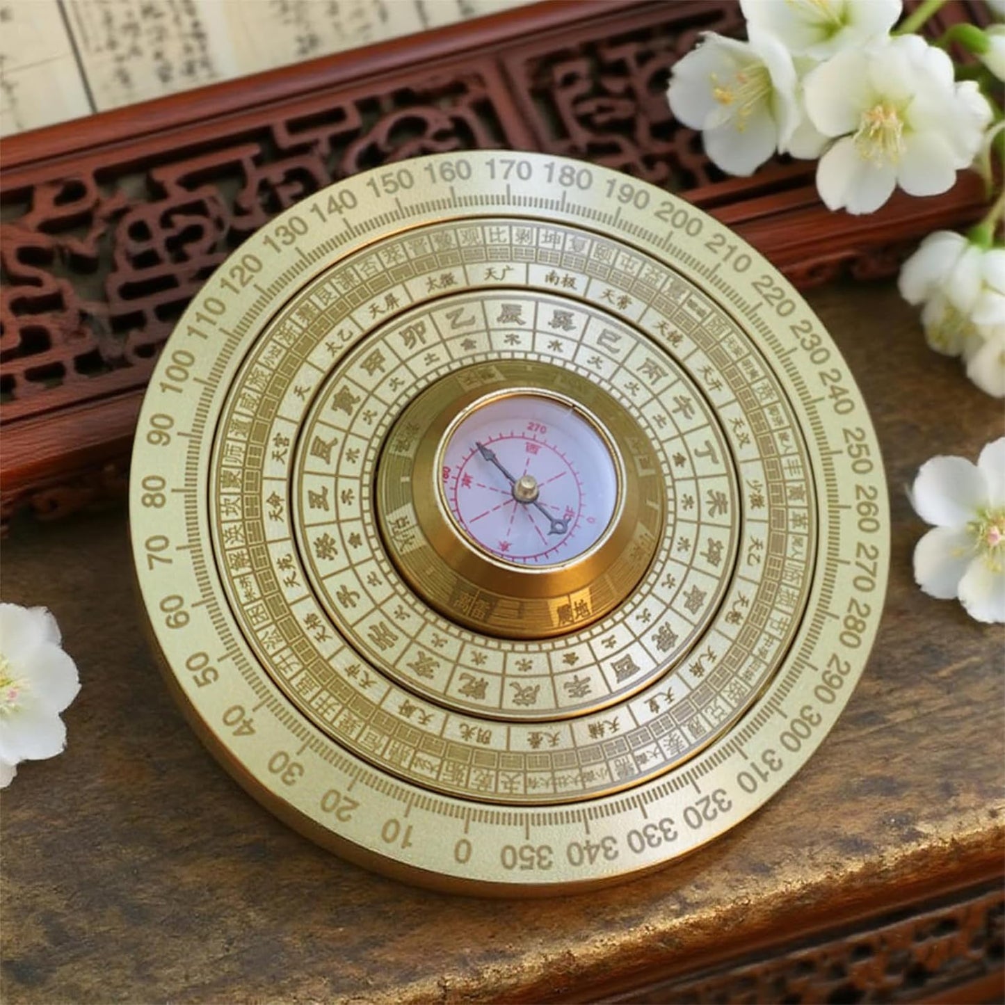 Mini Feng Shui Luo Pan Compass, Solid Brass Portable Bagua Compass with Rotating Function, Chinese Feng Shui Decor Amulet for Good Luck, Wealth, and Energy Balance