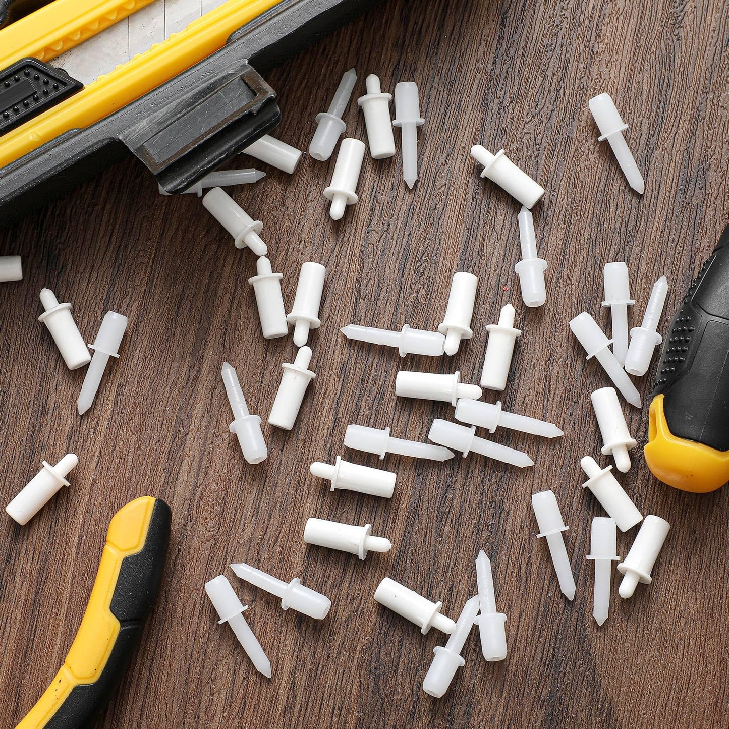 Maitys 40 Pieces Shutter Repair Pins, Plantation Shutter Fasteners Spring Loaded Replacement Repair Pins for Windows, Cabinet, Movable Blade, Blind Slats, White(Two Size)