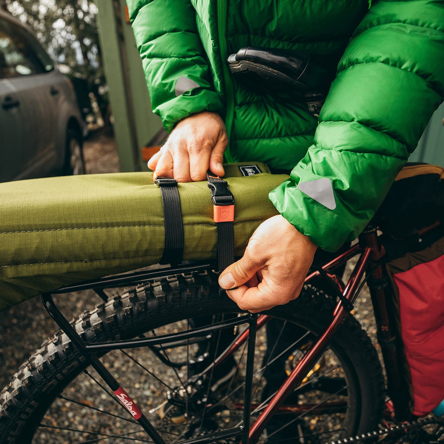 GEAR AID Utility Straps with Side-Release Buckle, Secure and Compress Camping, Biking, Hunting, Boating Gear, 1" Width, 40" Length
