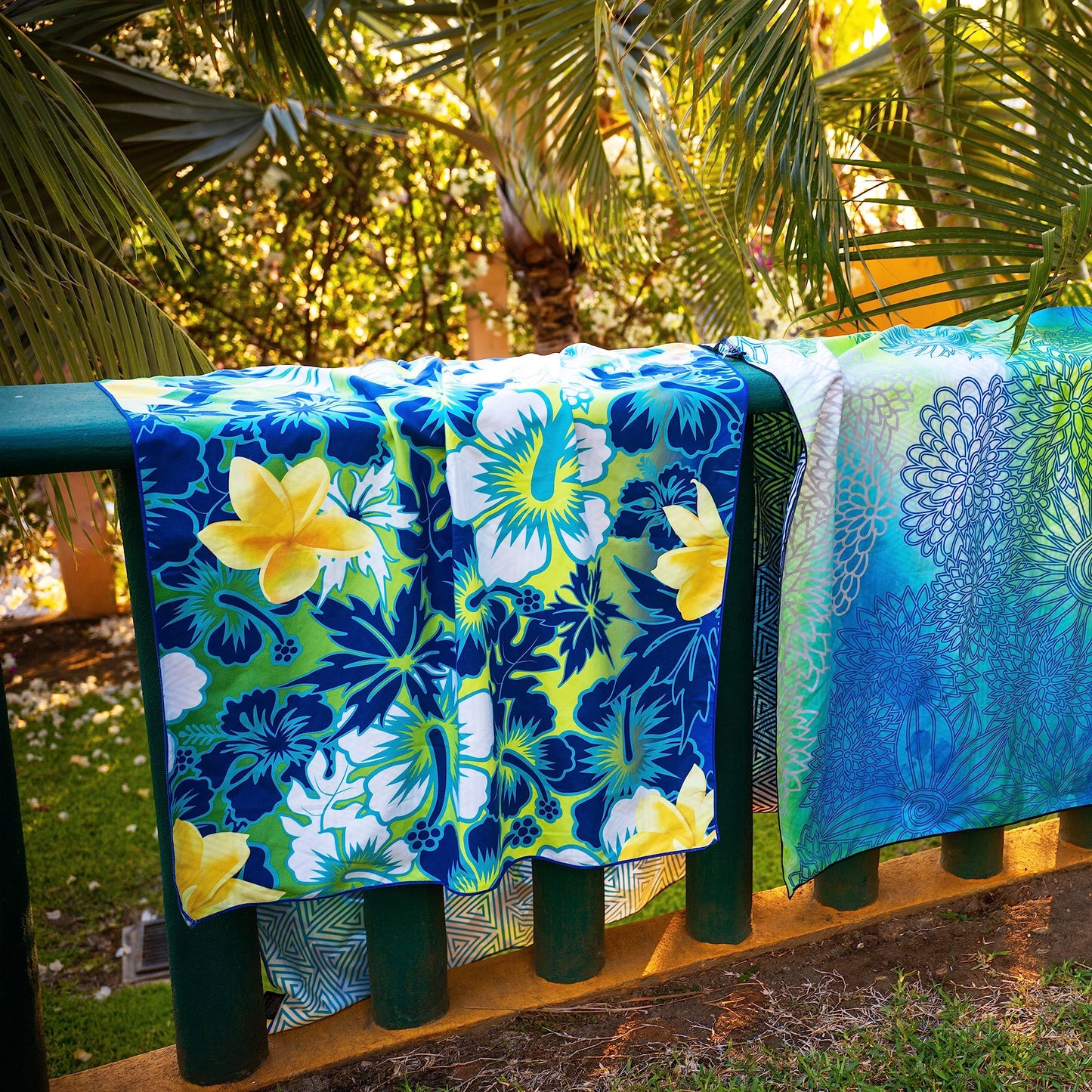 Elite Trend Microfiber Beach Towel for Adults with Bag - Extra Large 78x35 inch Lightweight Sand Free Quick Dry Towel for Travel, Swimming, Yoga, Camping