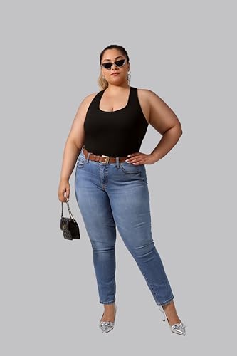 DAGGLOSA Plus Size Racerback Tank Top with Built-in Bra - Curved Hem, 3X Black