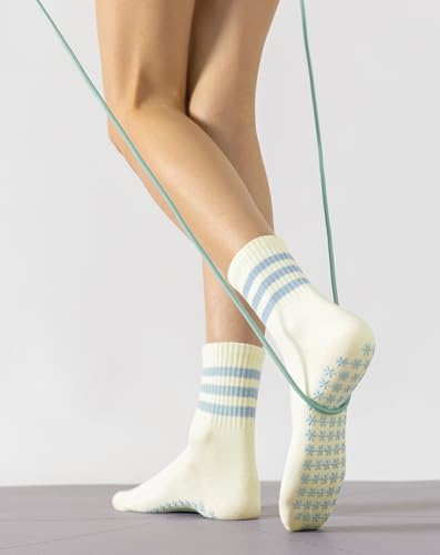 Yawlsow Cute Ruffle Pilates Grip Socks, Non-Slip Crew Socks for Women, 1 Pack, Three Stripes Blue