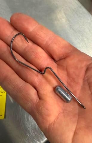 Light Wire Long Neck EWG Offset Worm Hooks - 5/0, 25 Pack
