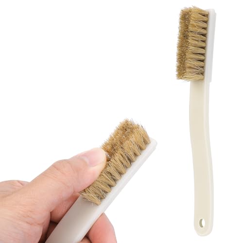 Bouldering Brush with Boar's Hair Bristles and Long Handle