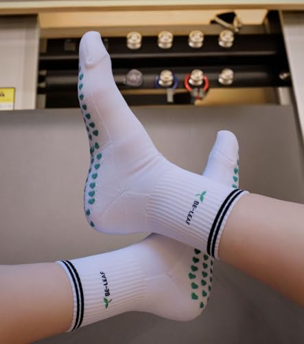 Non-Slip Pilates Grip Socks for Yoga, Barre, and Reformer - Leaf