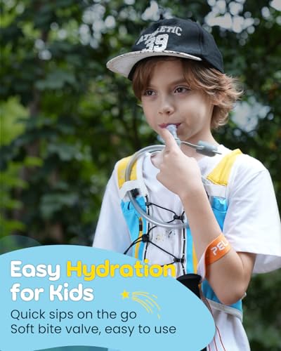 Zelvot Kids Hydration Backpack with 1.5L Bladder - Blue Medium-Large Running Vest