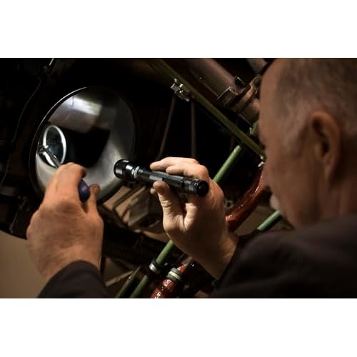 Streamlight 71500 Jr. 225-Lumen 2700-Candela Compact LED Flashlight with Pocket Clip & Holster, Black