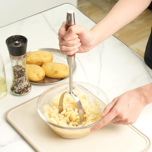 Tuyotue Heavy Duty Stainless Steel Potato Masher with Brown Wooden Handle, Professional Veggie & Meat Mincer