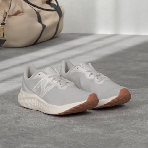 Women's Fresh Foam Arishi V4 Running Shoe - Summer Fog/Nimbus Cloud/Light Gold Metallic