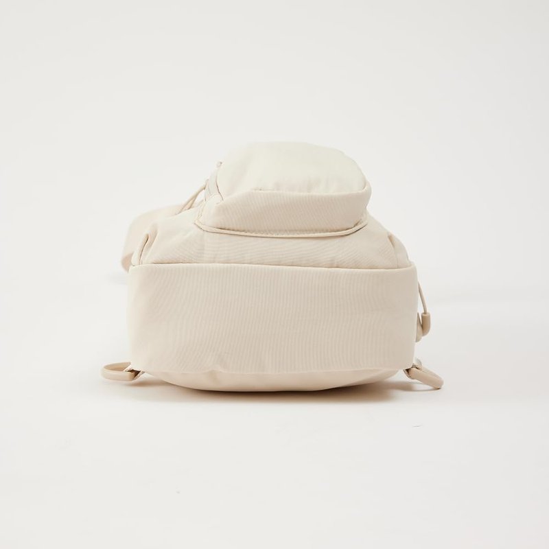 VAKAER Small Sling Bag for Women, Crossbody Bag with Adjustable Straps, Lightweight Chest Bag Daypack for Travel Hiking (Beige)