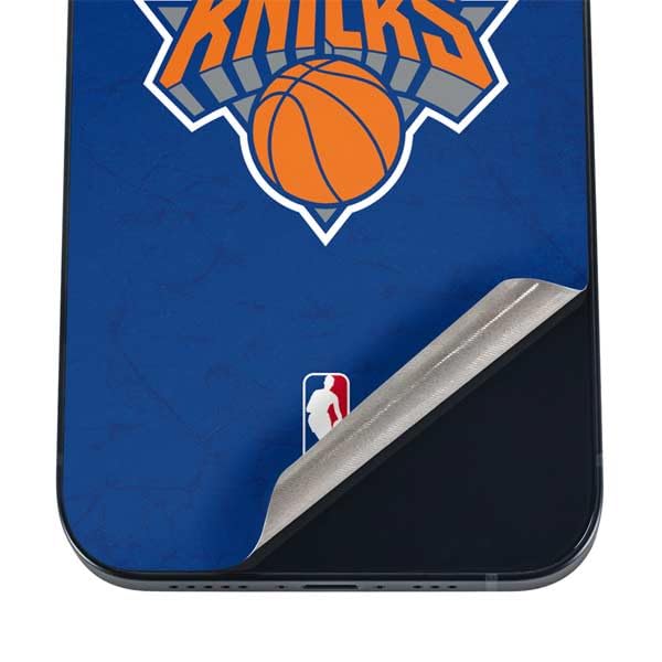 New York Knicks NBA Skin for iPhone 17 - Distressed Design