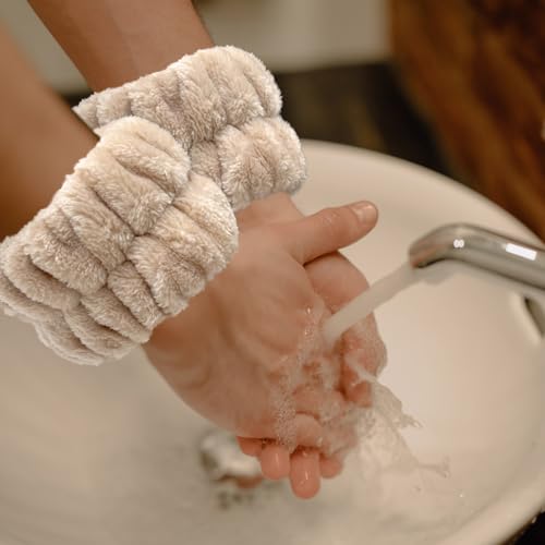Microfiber Wrist Washbands for Washing Face - 2 Pairs, Camel & Leopard Print