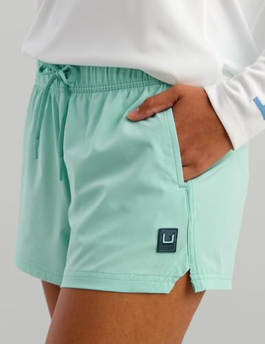HUK Women's Isla 2.5-Inch Fishing Shorts with Built-in Brief & UPF 30+ Sun Protection - Caicos Large