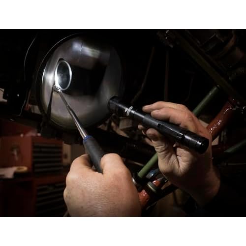 Streamlight 71500 Jr. 225-Lumen 2700-Candela Compact LED Flashlight with Pocket Clip & Holster, Black