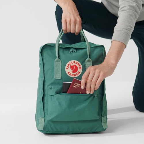 Fjallraven Women's Kanken Backpack, Frost Green Solid, One Size