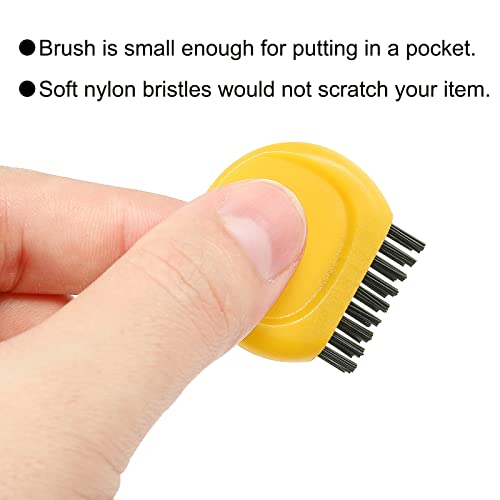 Mini Golf Club Brush - Portable Cleaning Tool - Yellow