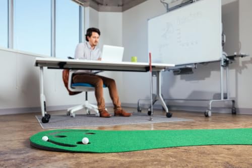 Golf Putting Green - Kidney Shaped 3' x 9' with 3 Cups - Green