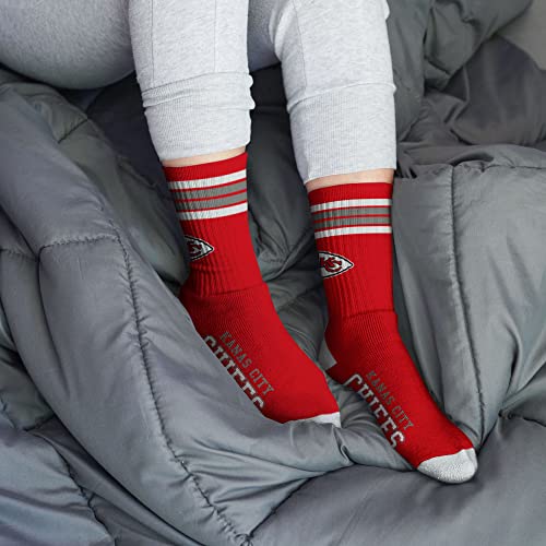 Men's Performance Crew Socks with Team Logo - Deuce 4-Stripe
